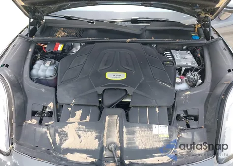 2022 Porsche Cayenne E-Hybrid Platinum Edition from USA, damaged, VIN WP1AE2AY9NDA26195